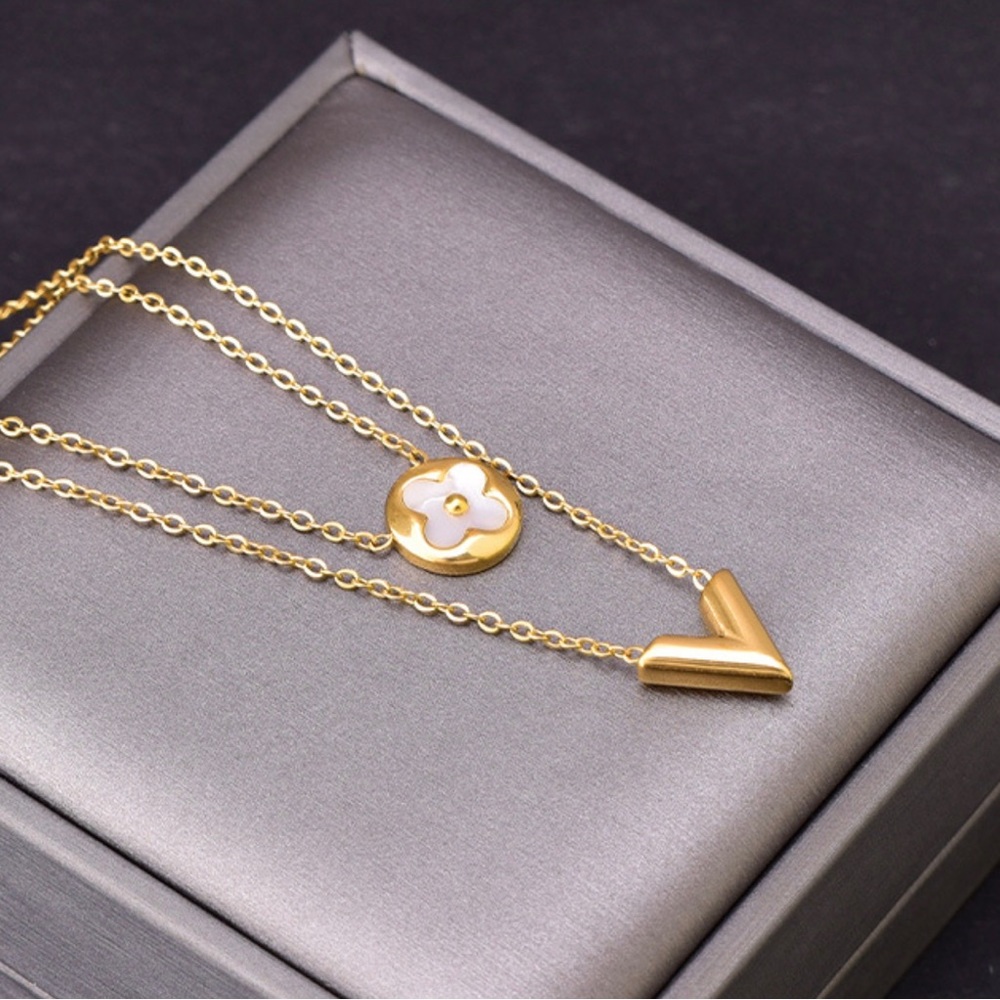 2 layers white clover gold v necklace